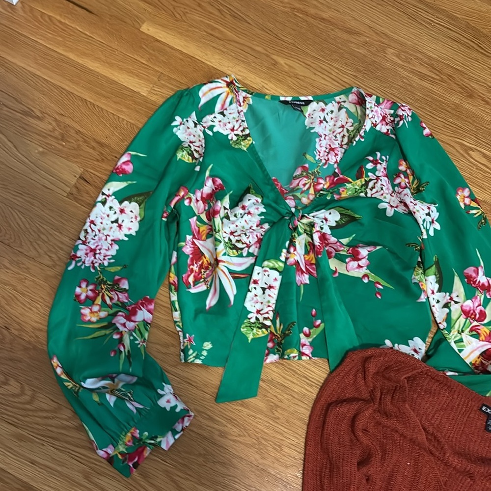 Express top bundle image 2